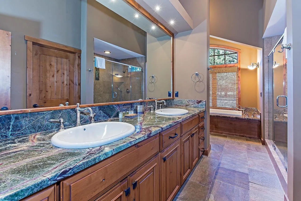 Stonegate #02 - Four Bedroom Loft Condo Mammoth Lakes